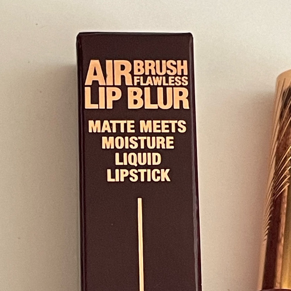 CHARLOTTE TILBURY AIRBRUSH FLAWLESS LIP BLUR WALK OF NO SHAME BLUR - Picture 8 of 9